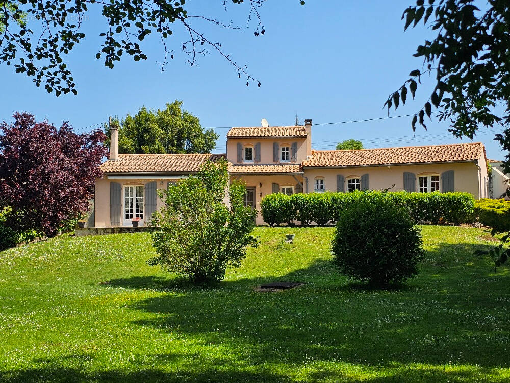 Maison à NERSAC
