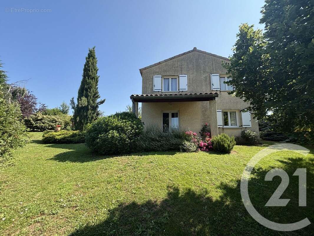 Maison à SAINT-ROMAIN-D&#039;AY