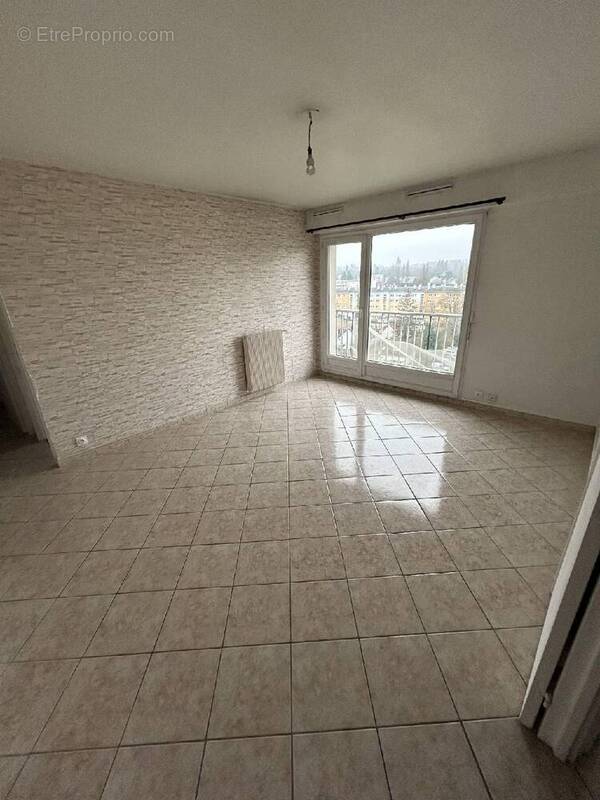 Appartement à SAVIGNY-SUR-ORGE