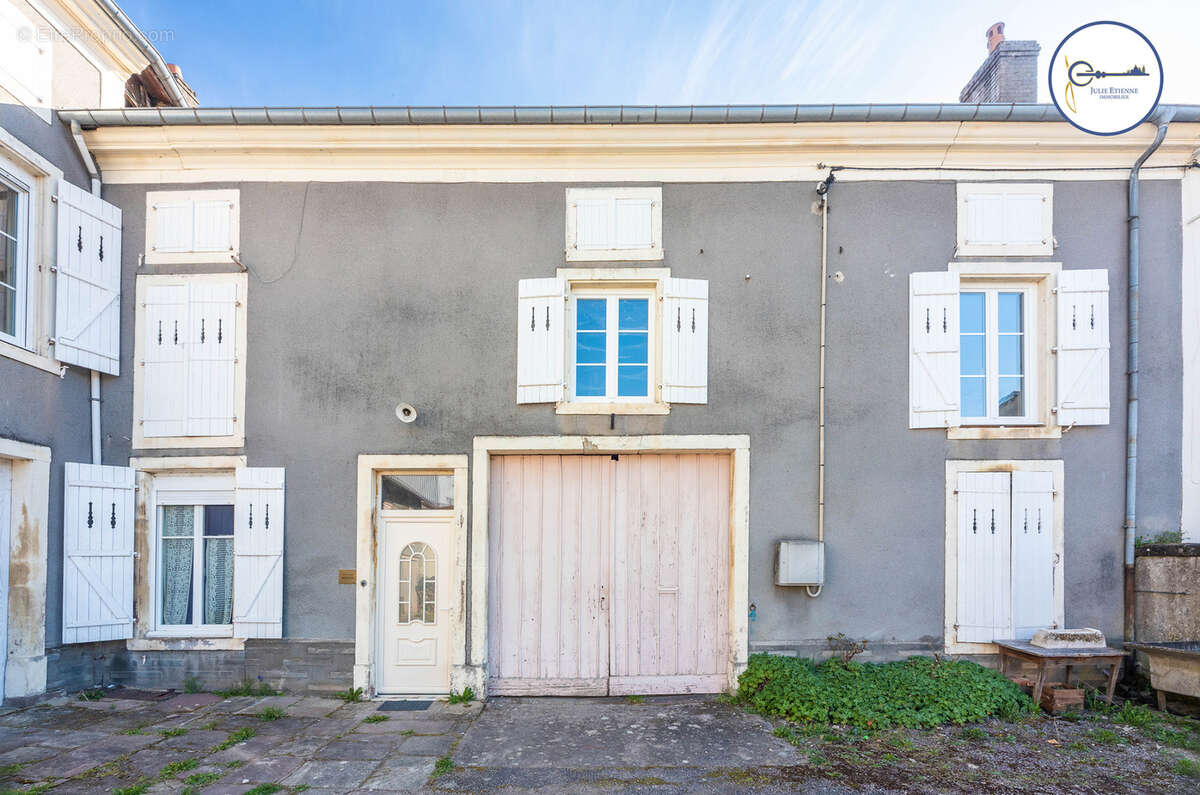 Maison à DOMPAIRE