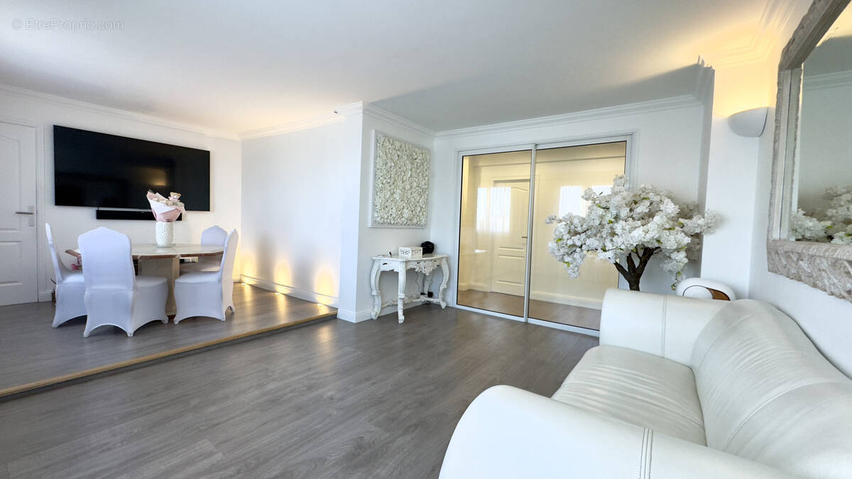 Appartement à LES PAVILLONS-SOUS-BOIS