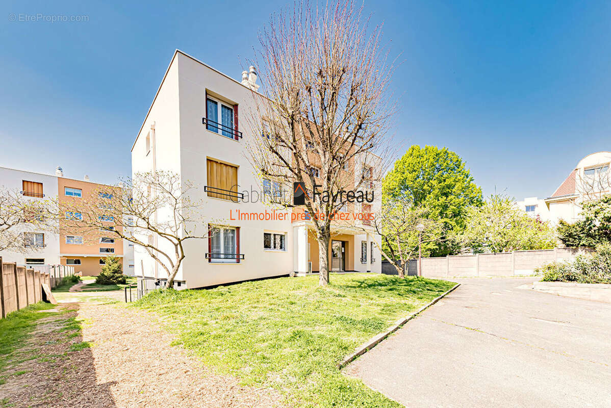 Appartement à L&#039;HAY-LES-ROSES