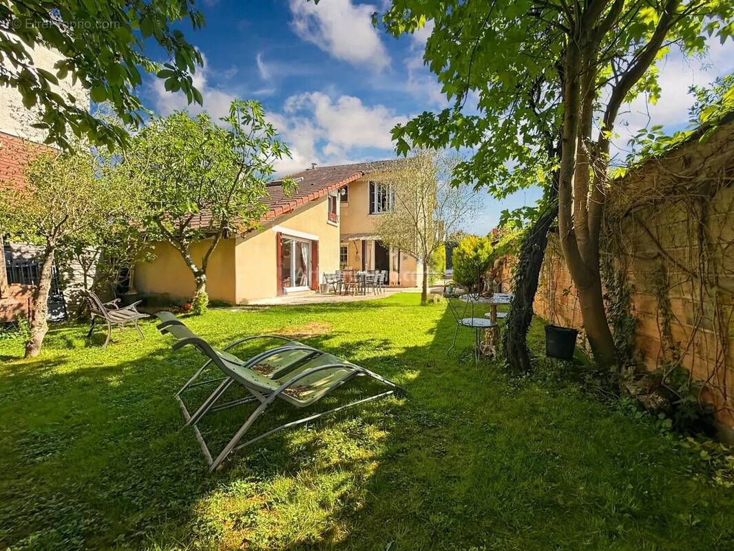 Maison à SOISY-SUR-SEINE