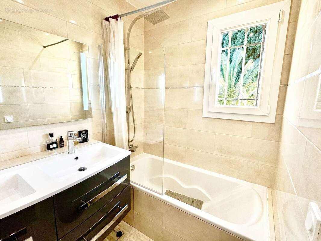 Maison à MOUGINS