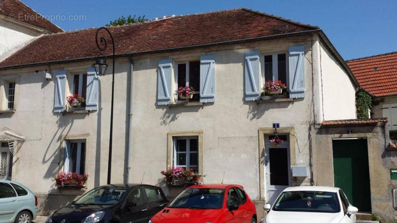 Maison à JOUARRE