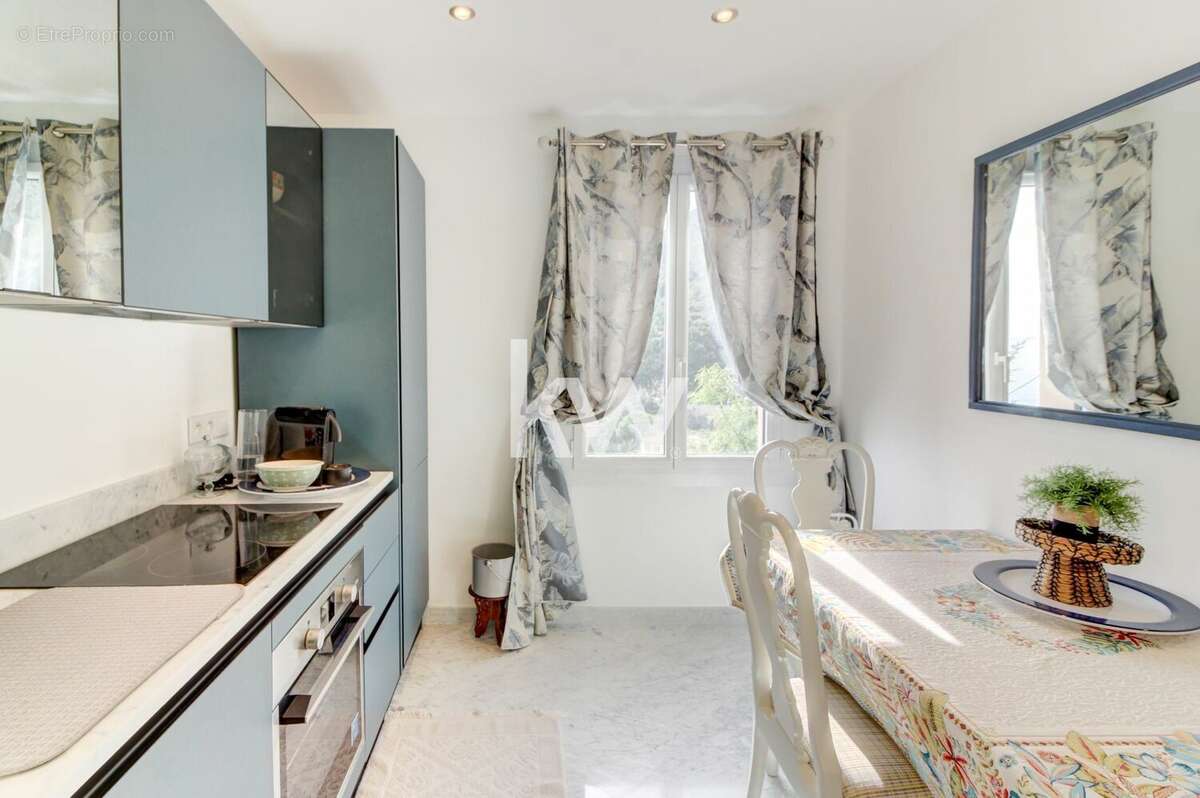Appartement à EZE