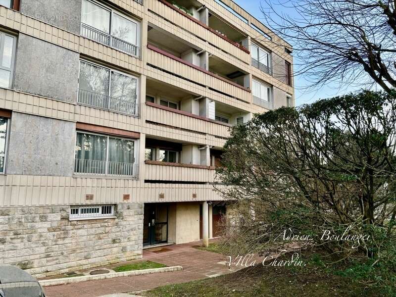 Appartement à COMBS-LA-VILLE