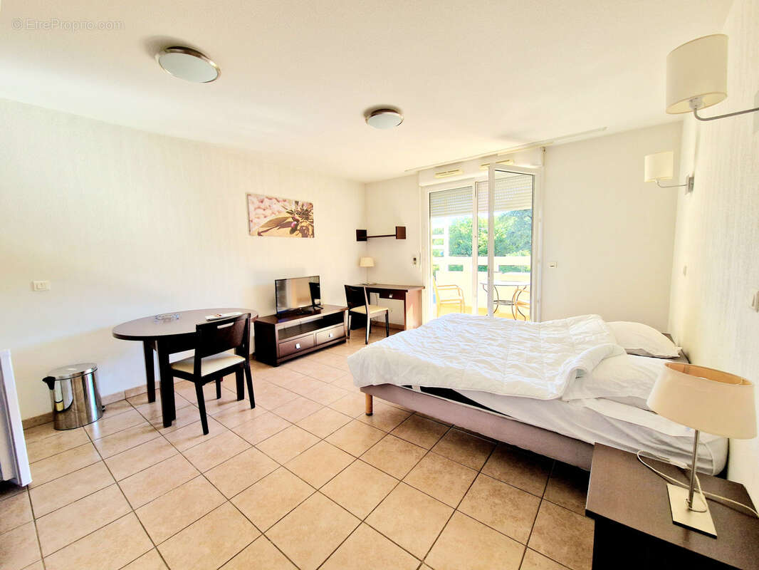 Appartement à SIX-FOURS-LES-PLAGES