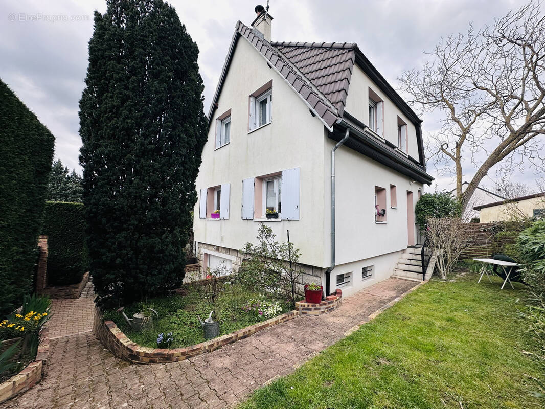 Maison à VERNEUIL-SUR-SEINE