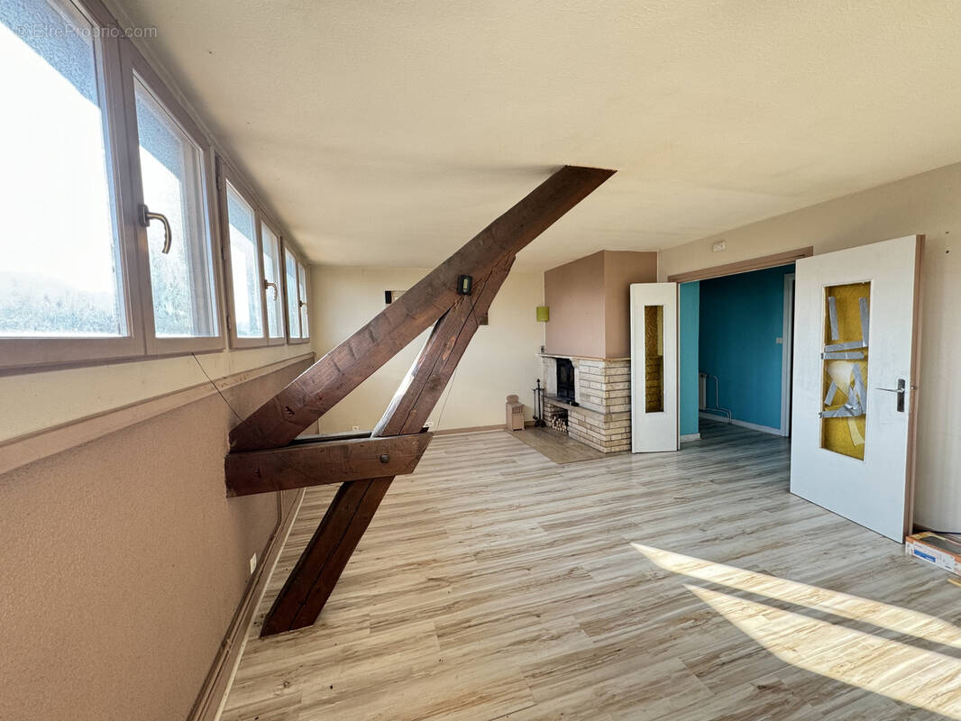 Appartement à CRAVANCHE