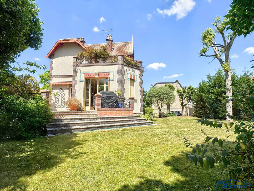 Maison à SAINT-MAUR-DES-FOSSES