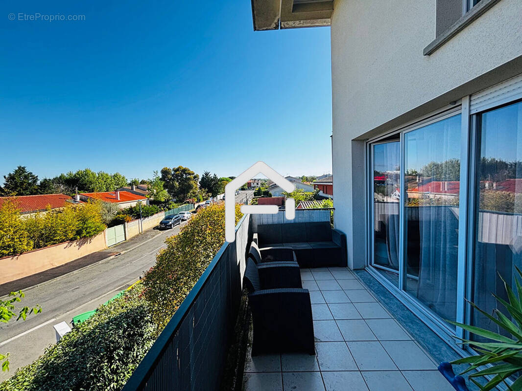 Appartement à FONBEAUZARD