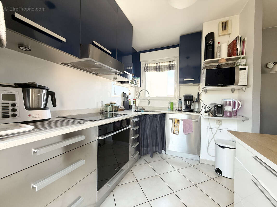 Appartement à COURBEVOIE