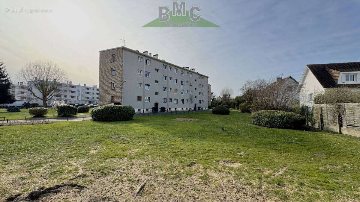 Appartement à LE PLESSIS-BOUCHARD