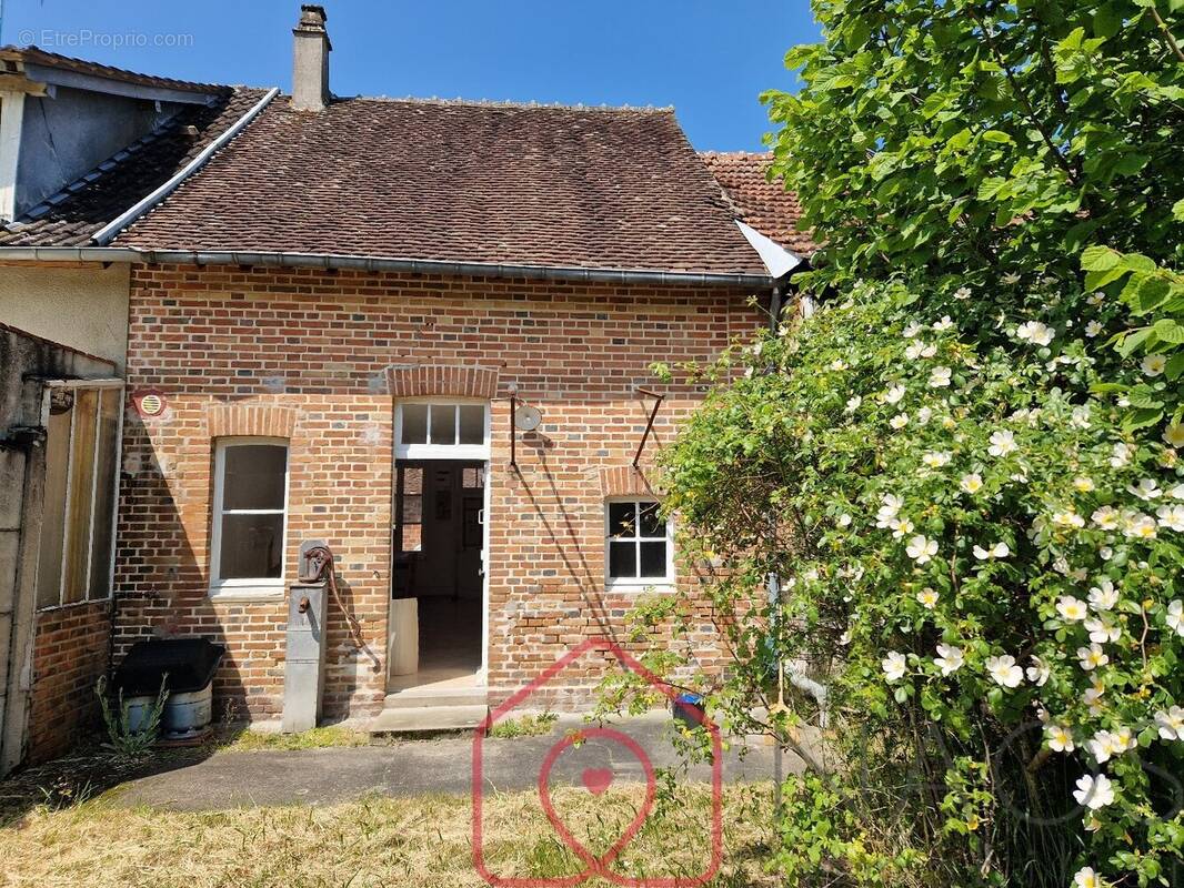 Maison à BRINON-SUR-SAULDRE