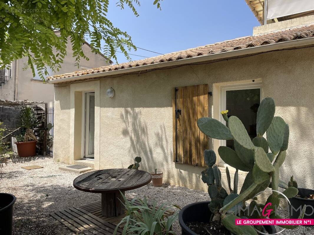 Maison à MAUGUIO