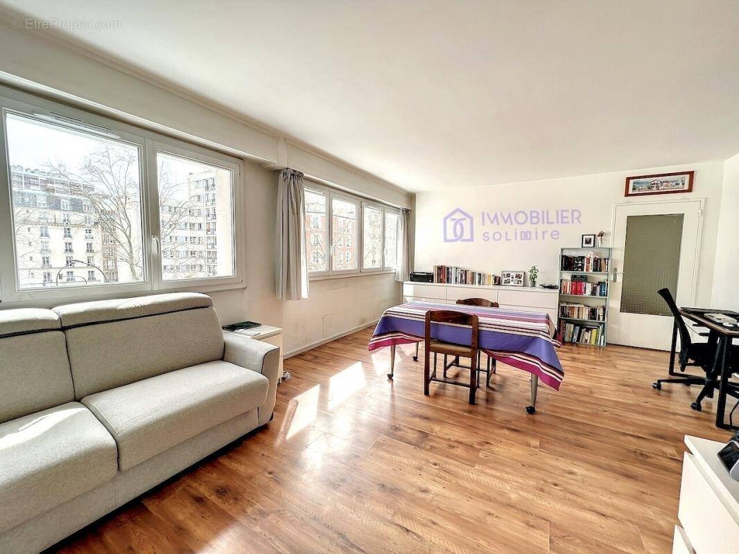 Appartement à PARIS-17E