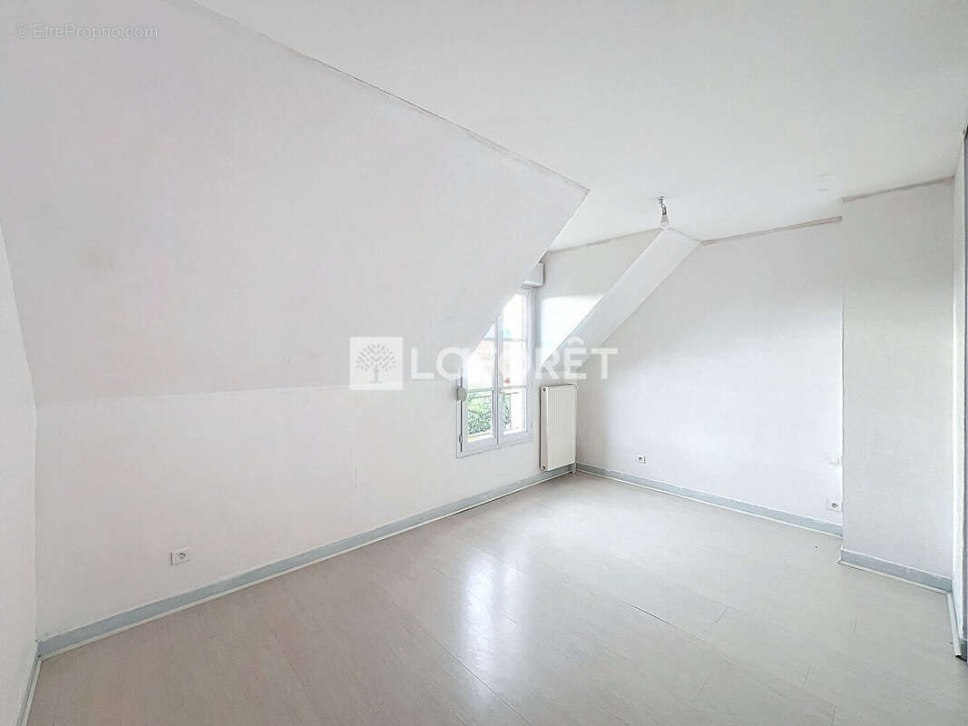 Maison à LINAS