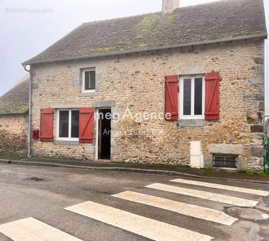 Maison à FRESNAY-SUR-SARTHE