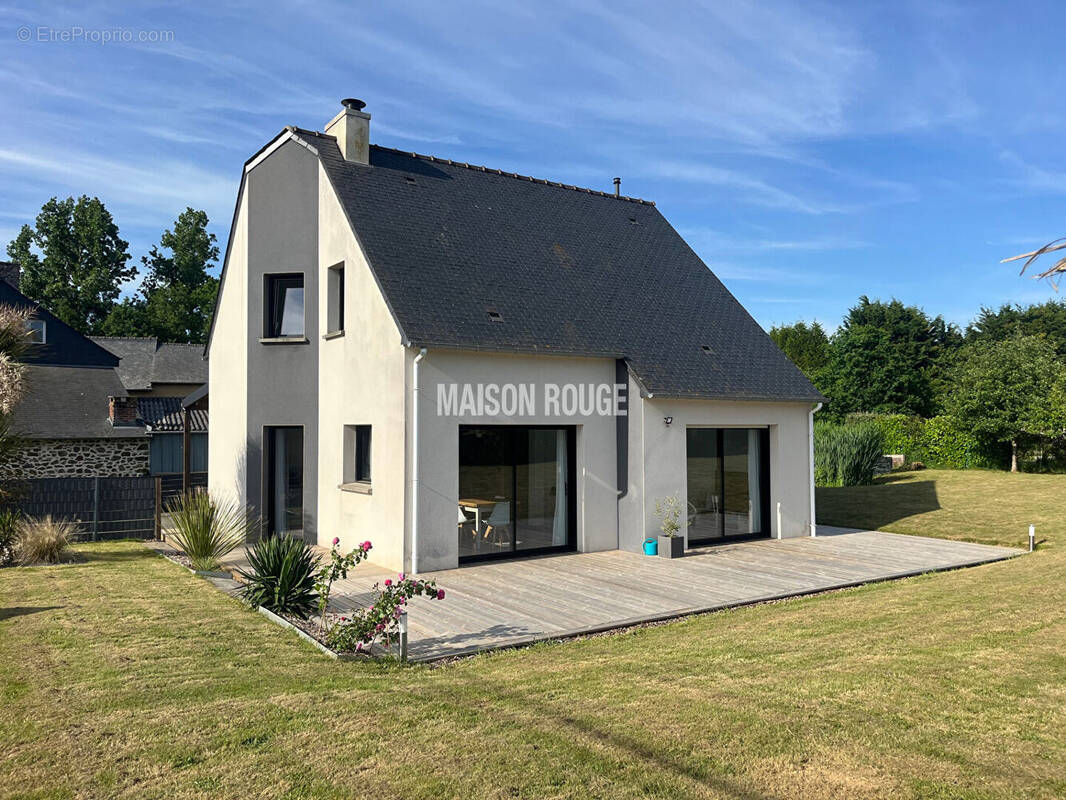 Maison à TINTENIAC