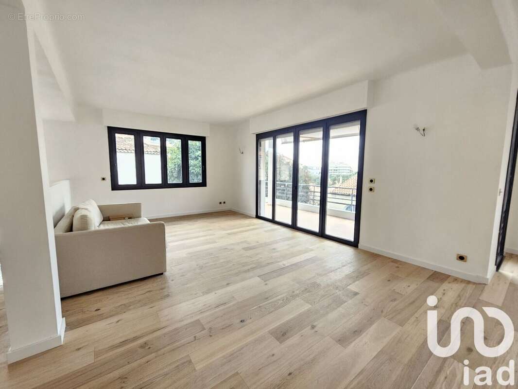 Photo 3 - Maison à ANTIBES