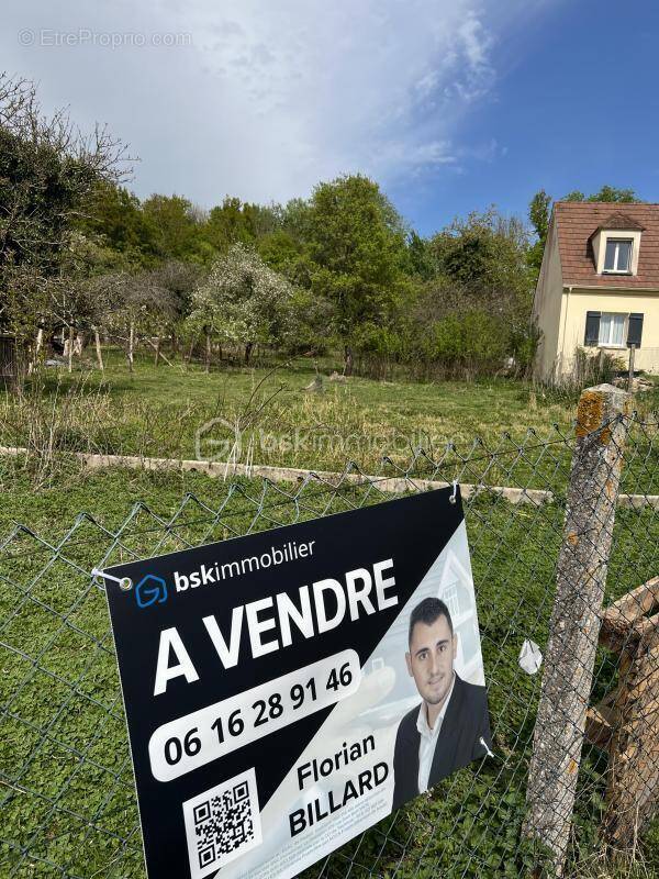 Terrain à COULOMMIERS