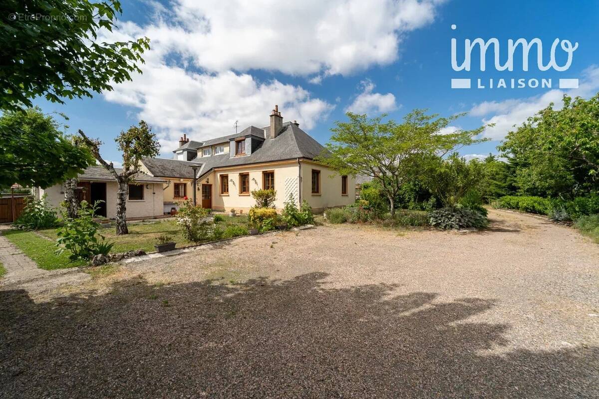 Maison à VARENNES-VAUZELLES