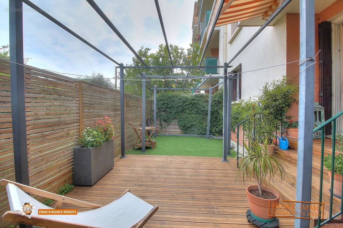 Appartement à VALLAURIS