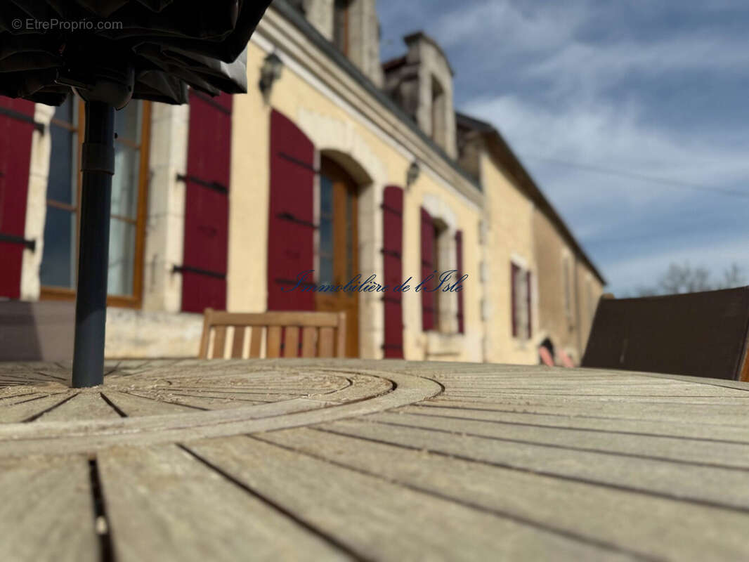 Maison à ISSAC