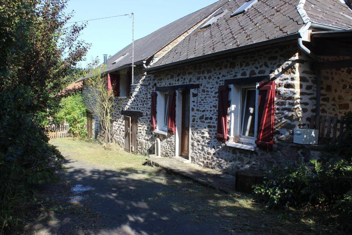 Maison à UZERCHE