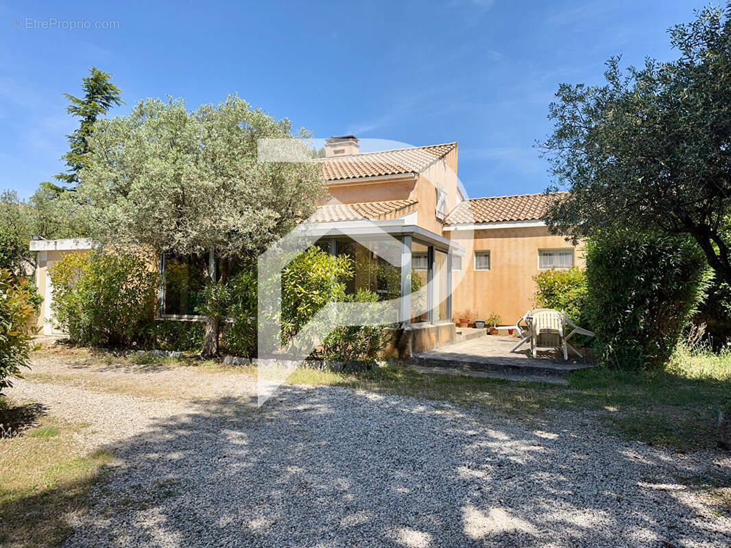 Maison à VILLENEUVE-LES-AVIGNON
