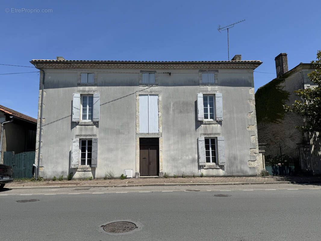 Maison à CASTELJALOUX