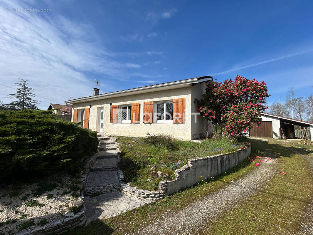Maison à SAINT-SULPICE-ET-CAMEYRAC