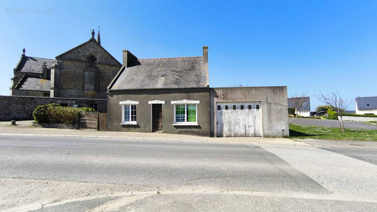 Maison à PLOUGOULM