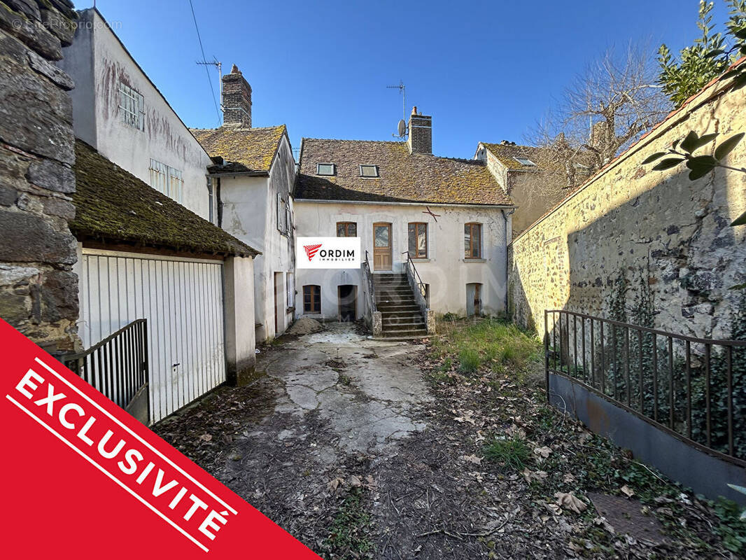 Maison à TOUCY