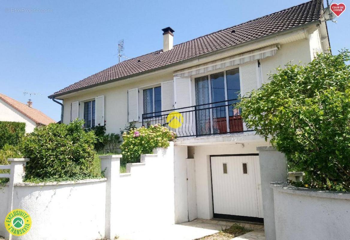 Maison à SAINT-AMAND-MONTROND