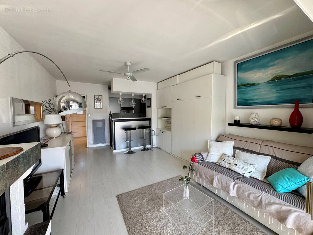 Appartement à SIX-FOURS-LES-PLAGES
