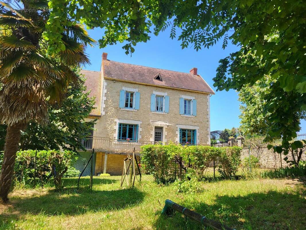20250619145104 - Maison à SARLAT-LA-CANEDA