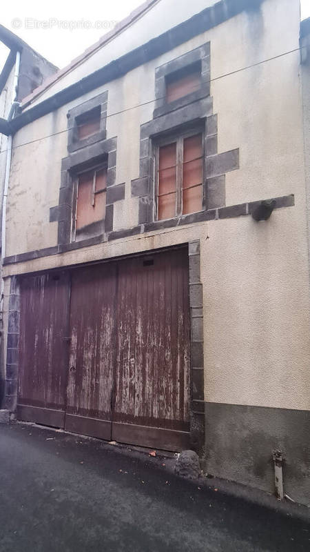 Autre à VOLVIC