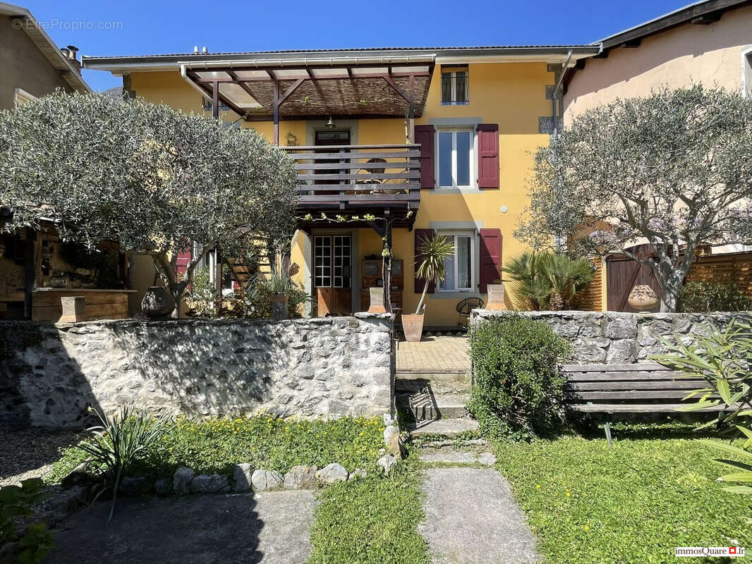 Maison à LA TRONCHE