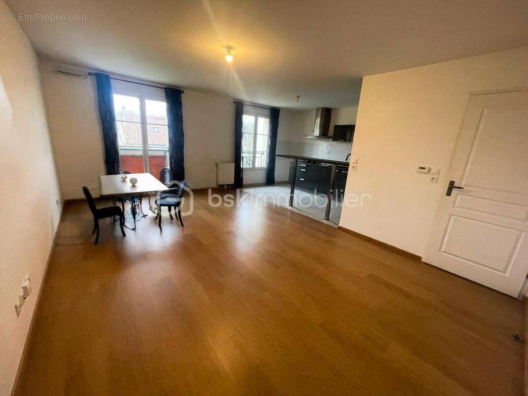 Appartement à LA CHAPELLE-EN-SERVAL