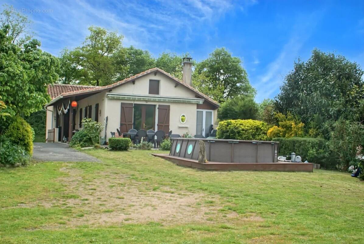 Maison à CHIRAC