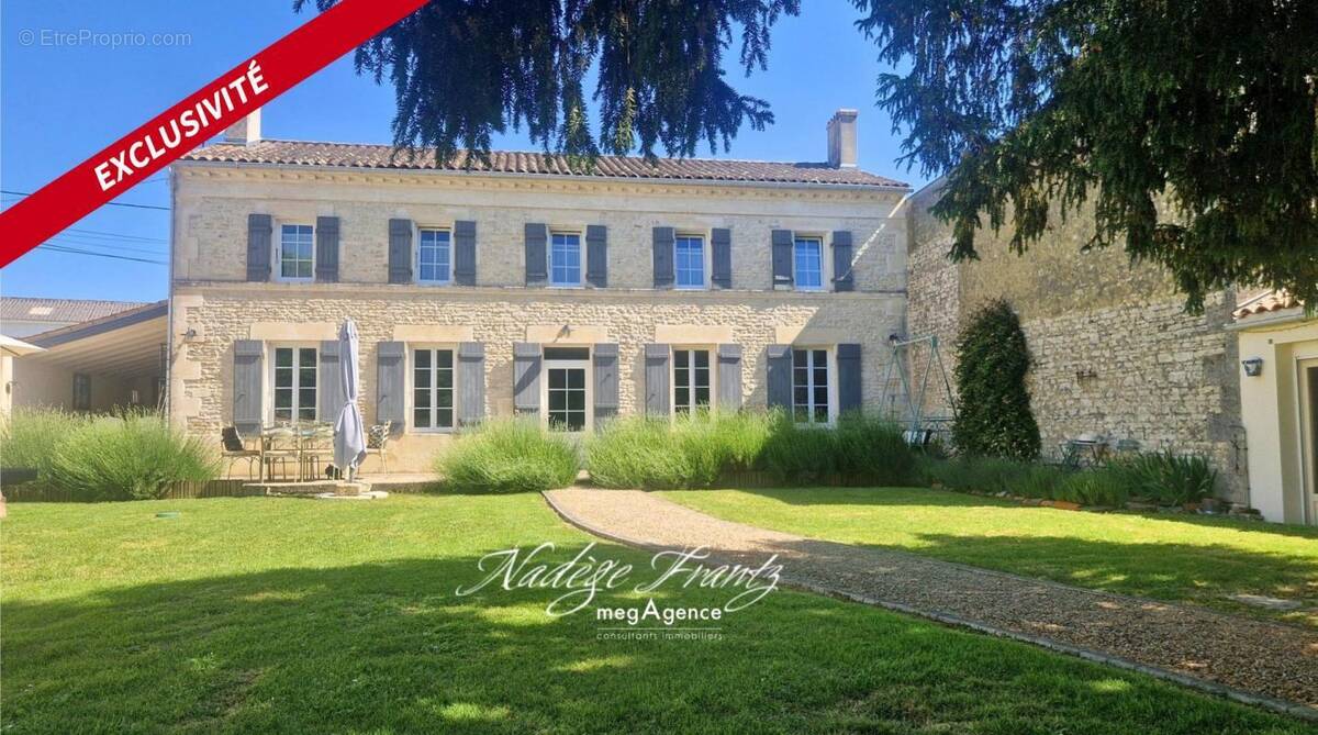 Maison à ASNIERES-LA-GIRAUD