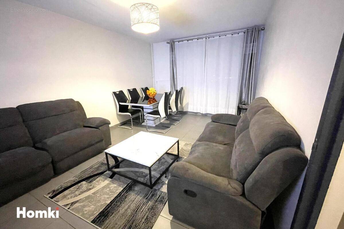 Appartement à MEYZIEU