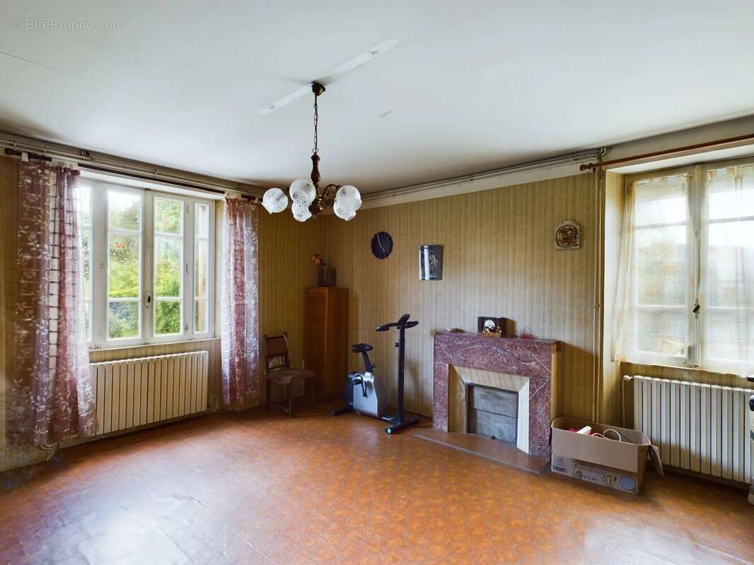 Maison à RIEUPEYROUX