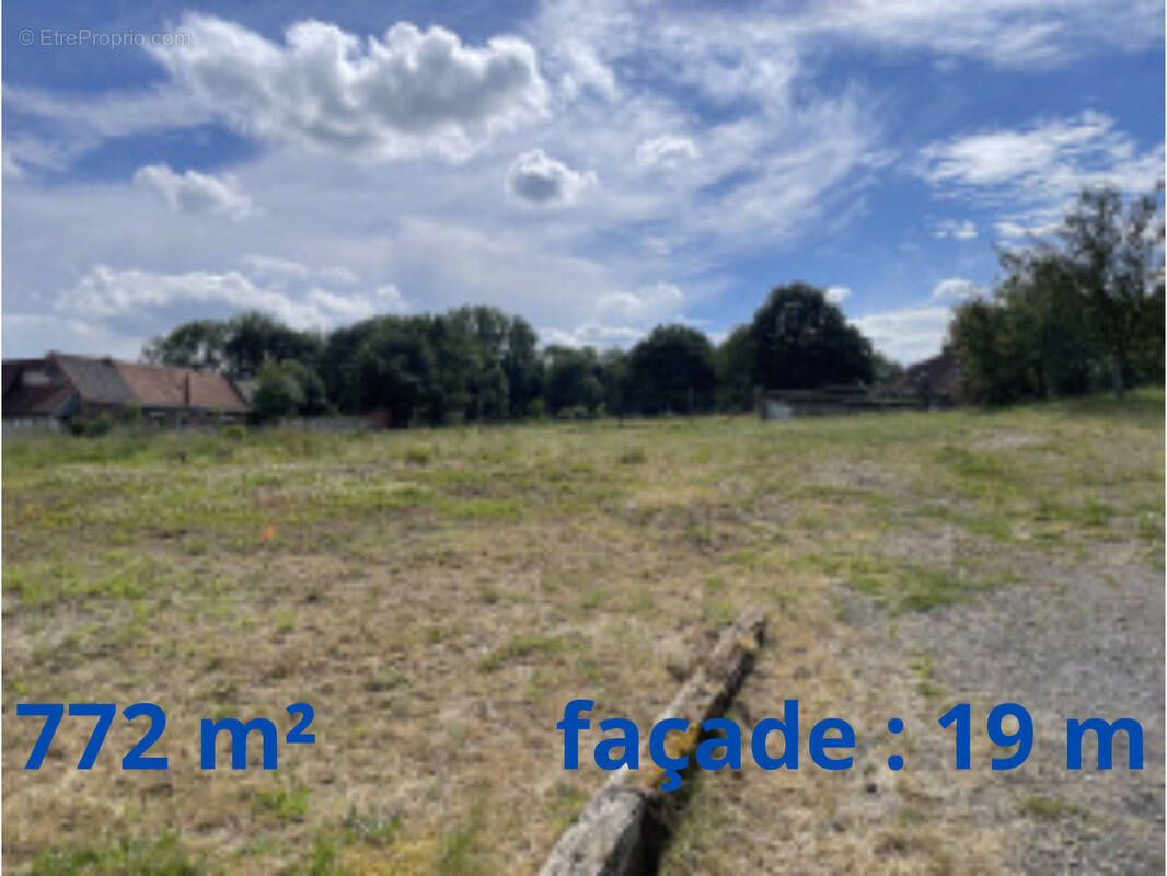 Terrain à BEAUMETZ-LES-LOGES