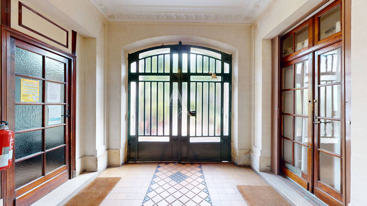 Appartement à CHARENTON-LE-PONT