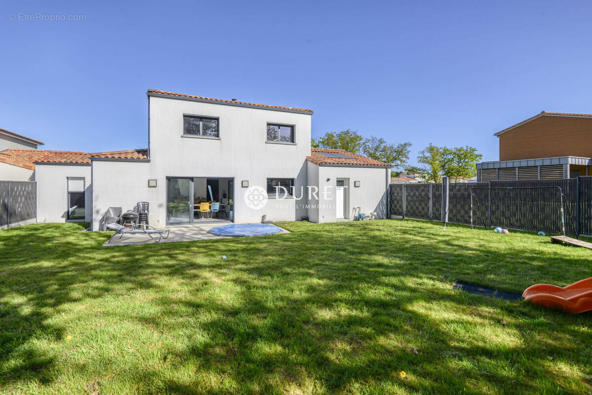 Maison à CUGAND