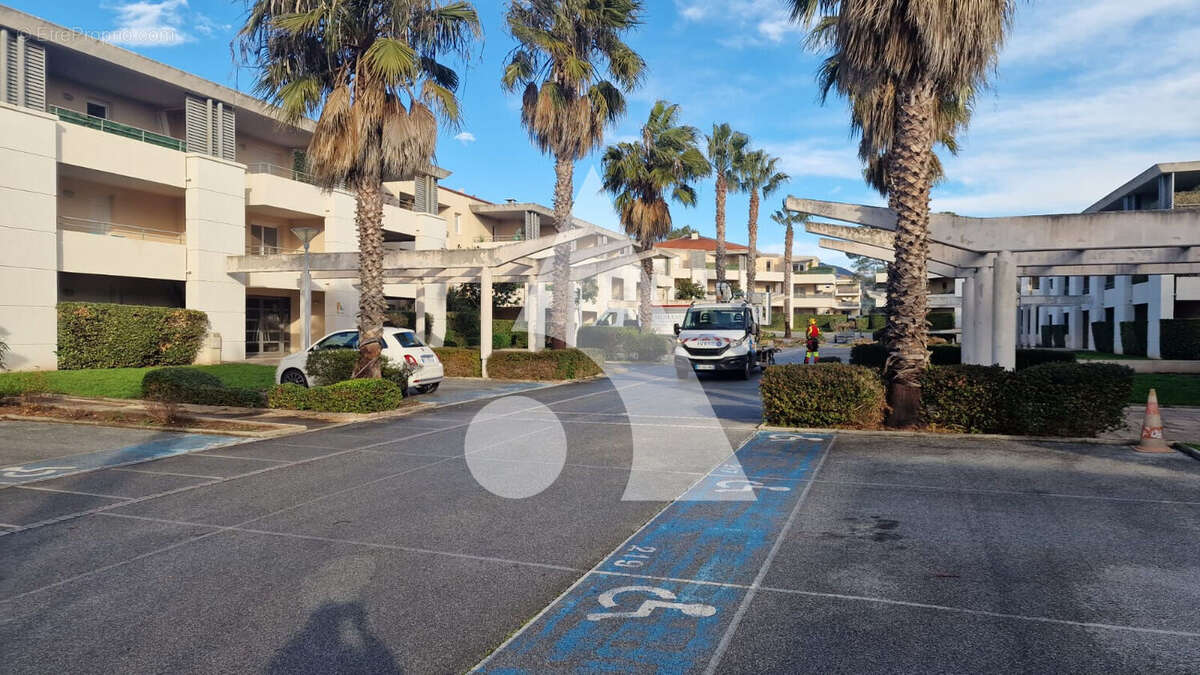 Appartement à ROQUEBRUNE-SUR-ARGENS