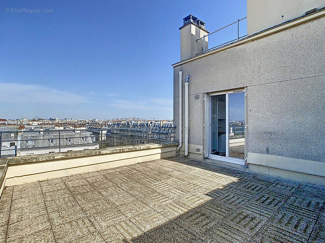 Appartement à PARIS-17E